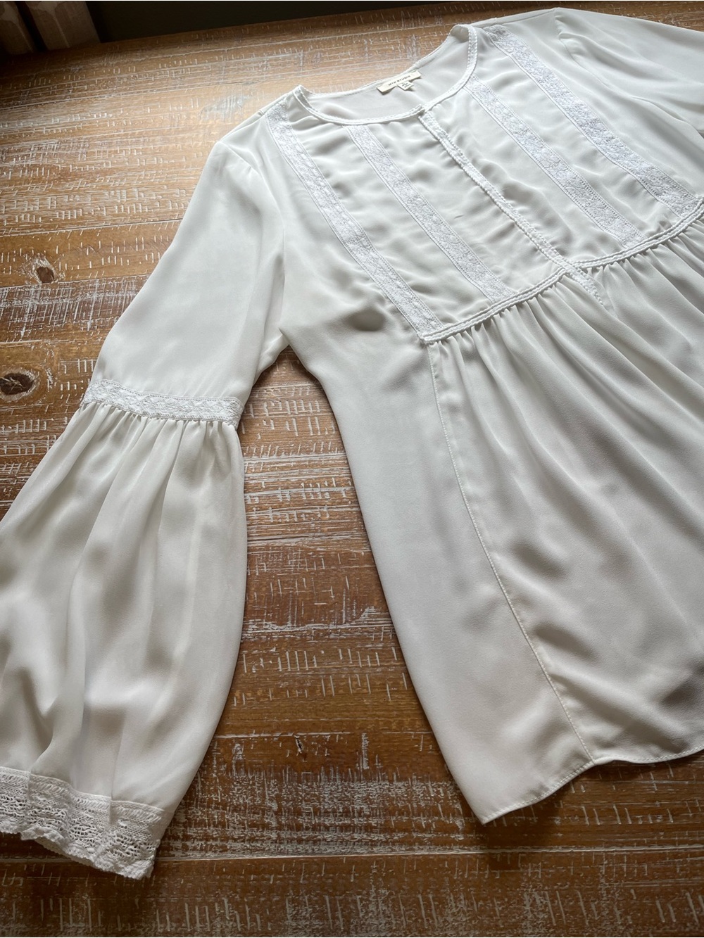 Max Studio Women’s White Peasant Blouse with Lace Trim - Picture 2 of 6